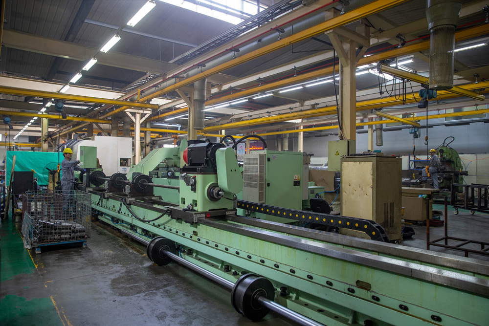 工程油缸：現(xiàn)代機(jī)械工程的動(dòng)力核心與常州全益的專(zhuān)業(yè)解決方案